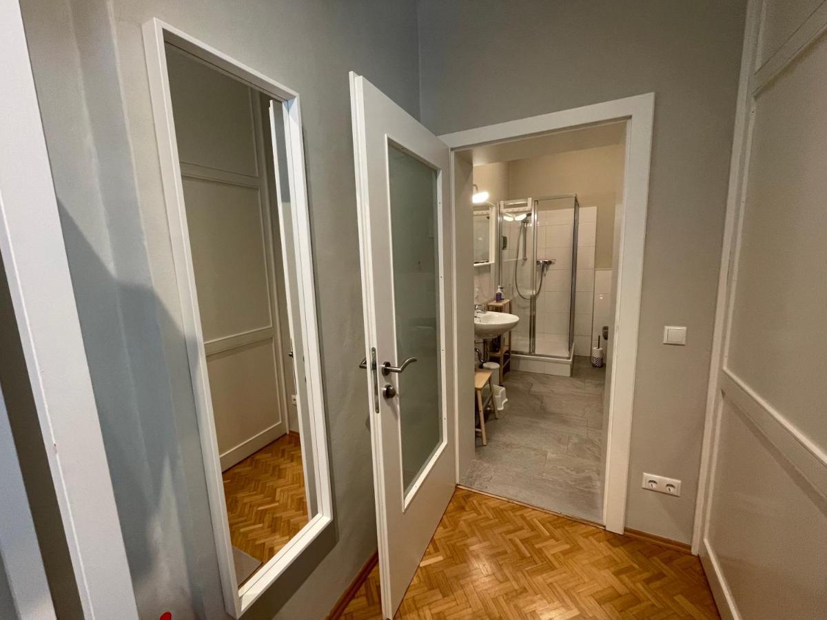 White Flat By Grazrentals With Cool Location & Free Parking Esterno foto