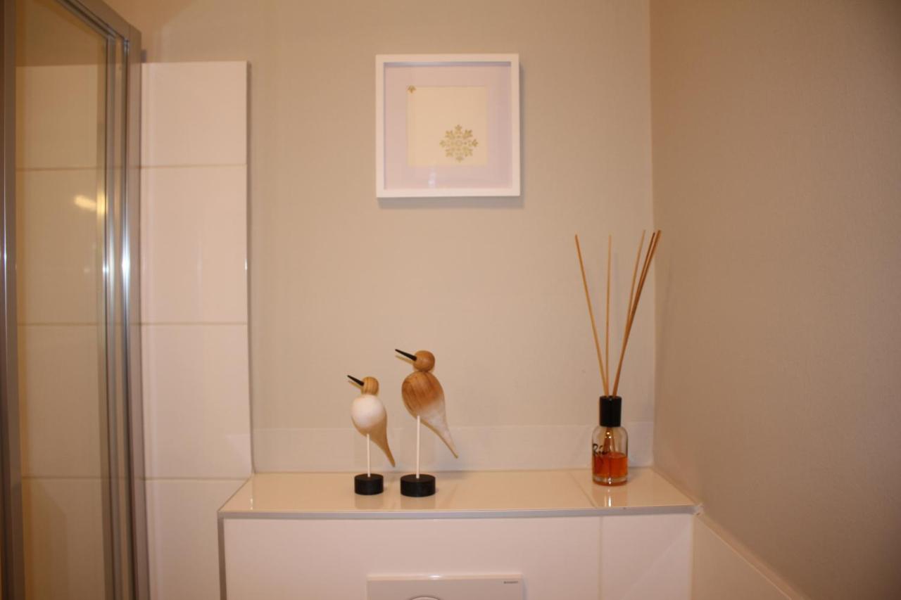 White Flat By Grazrentals With Cool Location & Free Parking Esterno foto